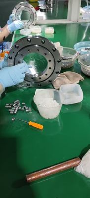 Slewing Crossed Roller Bearings XU080264 Slewing Ring Popular Robot Joint Bearings 6.7 kgs Weight XU Series